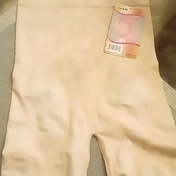 Inteco Intimates Long Leg Butt Lifter - Picture 2 of 3